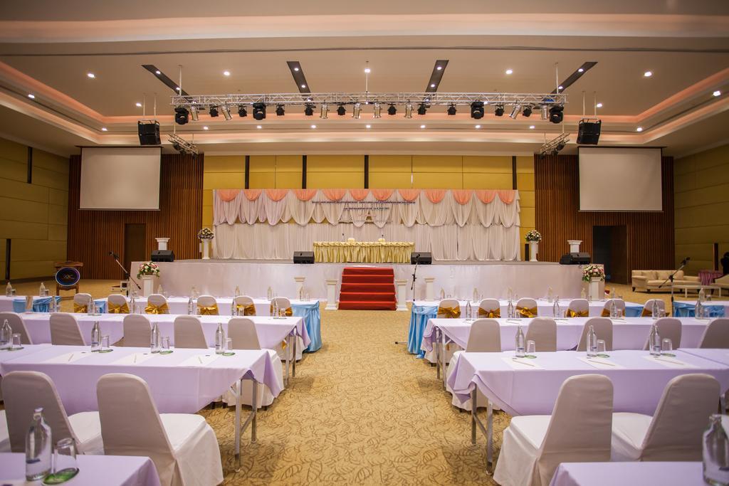 נונג קאי Royal Nakhara Hotel And Convention Centre מראה חיצוני תמונה